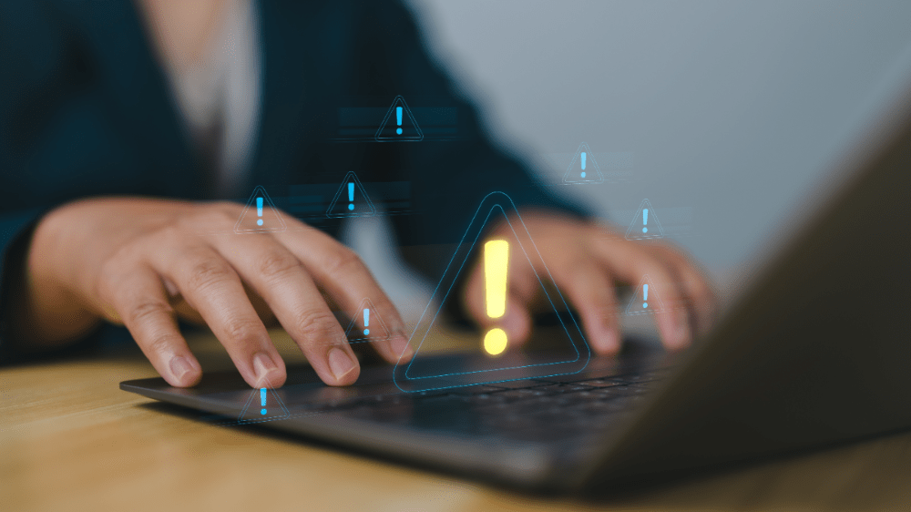 Zákazníkom českých bánk napadli účty