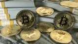 Bitcoin mieri minimálne na 100 000 dolárov