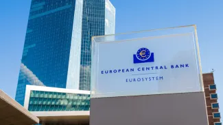 ECB zvažuje ďalšie znižovanie úrokových sadzieb