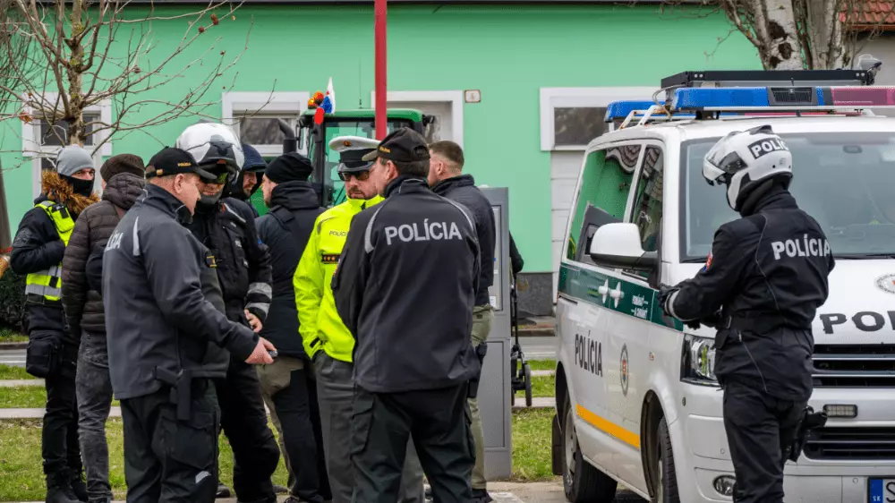 Policajti budú mať nárok na mimoriadny príspevok