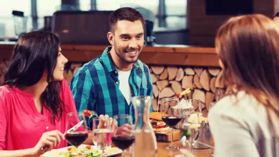 Ceny v reštauračných a ubytovacích službách podľa analytika zrejme zamieria nahor