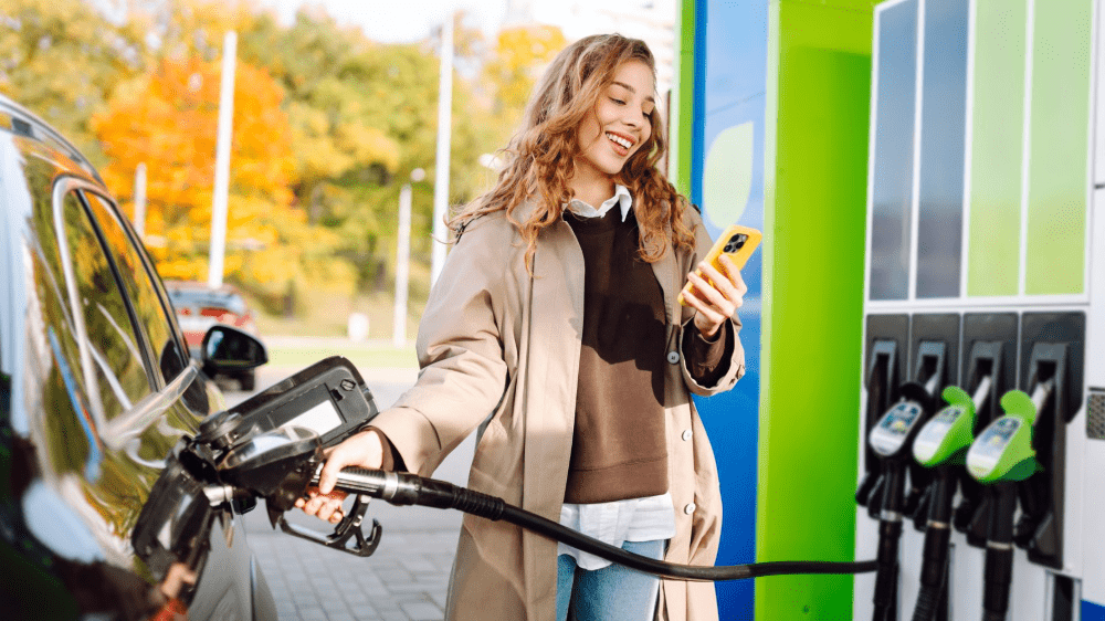 Vodiči pred Vianocami natankujú lacnejšie