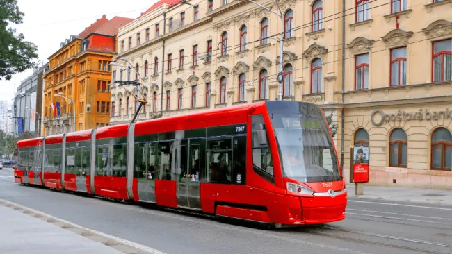 Výstavba petržalskej električky pokračuje