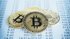 Bitcoin má podľa Kiyosakiho potenciál rásť