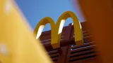 McDonald's čelí žalobe od zamestnancov