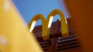 McDonald's čelí žalobe od zamestnancov