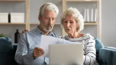 Penzisti v zahraničí musia vyplniť potvrdenie o žití