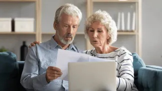 Penzisti v zahraničí musia vyplniť potvrdenie o žití