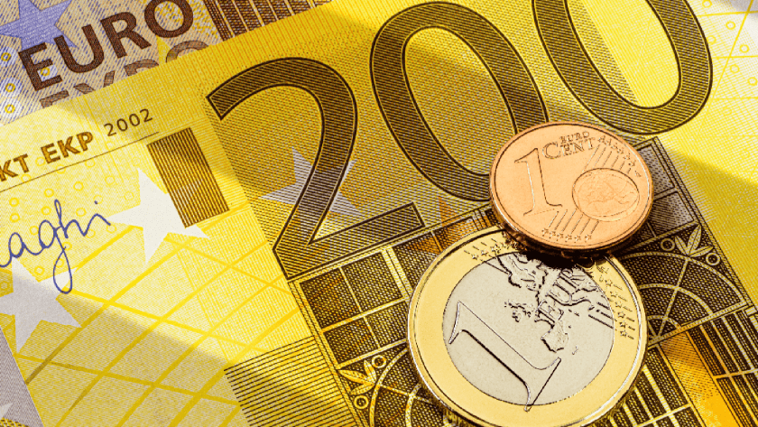 Investujeme 200 eur mesačne