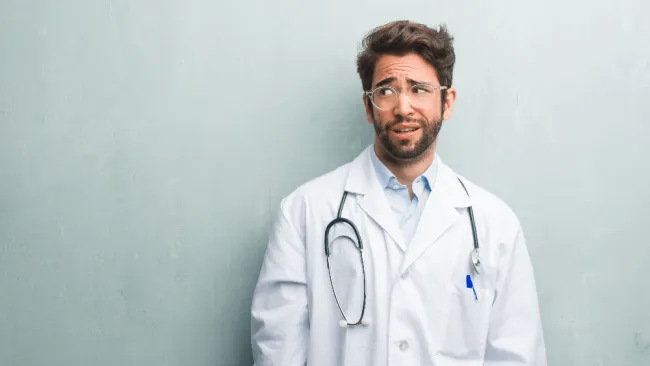 Zdravotníkom daň ukrojí časť výplaty