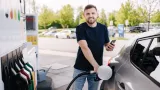 Benzín bude na Slovensku lacnejší