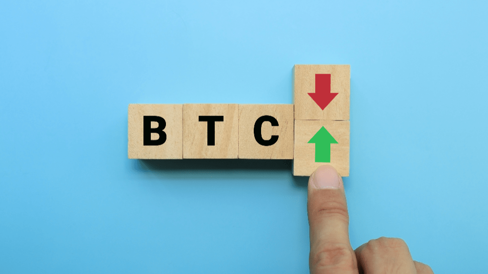 Predpredaje kryptomien lákajú investorov