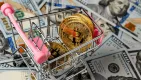 Bitcoin skupujú veľkí hráči