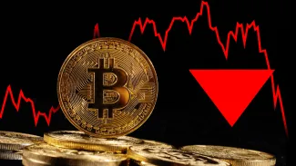 Bitcoin padol pod 104 000 dolárov