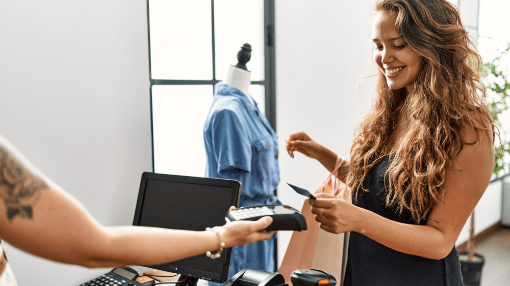 Transakčná daň zdvihla ceny už po mesiaci