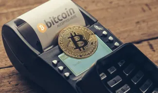 Bitcoin sa stále častejšie používa na platby