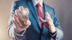 Bitcoin začína byť v rukách politikov