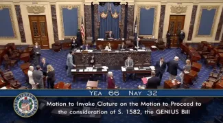 Za prejednanie návrhu zákona genius act hlasovalo 66 senátov