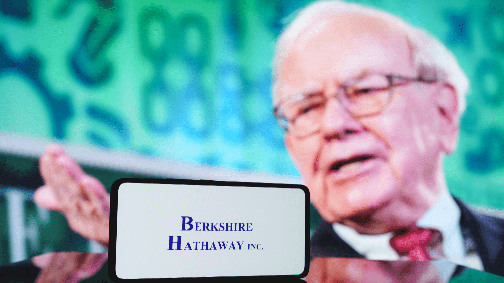 Akcie Berkshire Hathaway začali klesať
