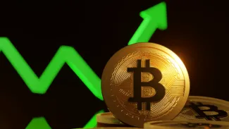 Bitcoin opakuje signál ako pri raste nad 100 000 dolárov