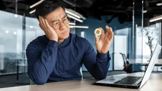 Bitcoin pod paľbou kritikov