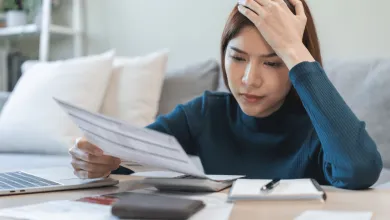 Dlhy robia Slovákom problémy