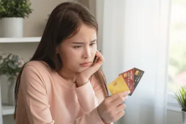 Peniaze často nepomôžu v dlhovej pasci