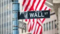 Akcie v USA lámu nové rekordy