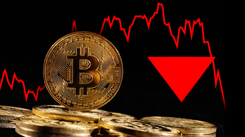 Bitcoin má za sebou prudký pád