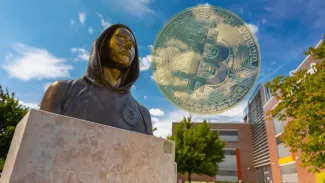 Ten kto vytvoril Bitcoin je bohatší ako Bill Gates