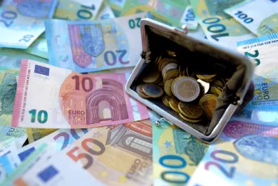 Začnite sporiť peniaze