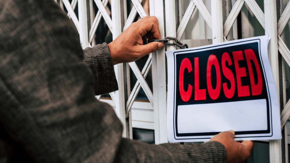 Slovensko zmáhajú krachy firiem