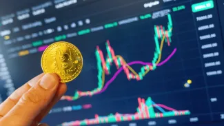 Bitcoin sa obchoduje na maxime