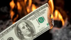 Dolár údajne čaká pád