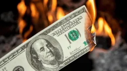 Dolár údajne čaká pád