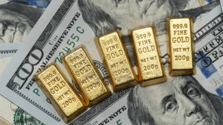 Zlato láme historické rekordy