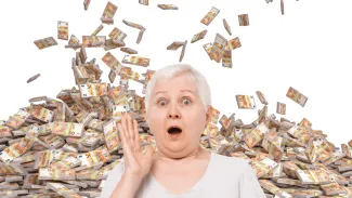 Seniorom prídu peniaze hneď viackrát