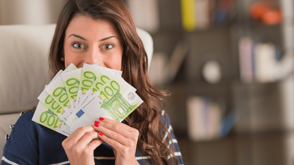 Nemocenské dávky môžu priniesť stovky eur navyše