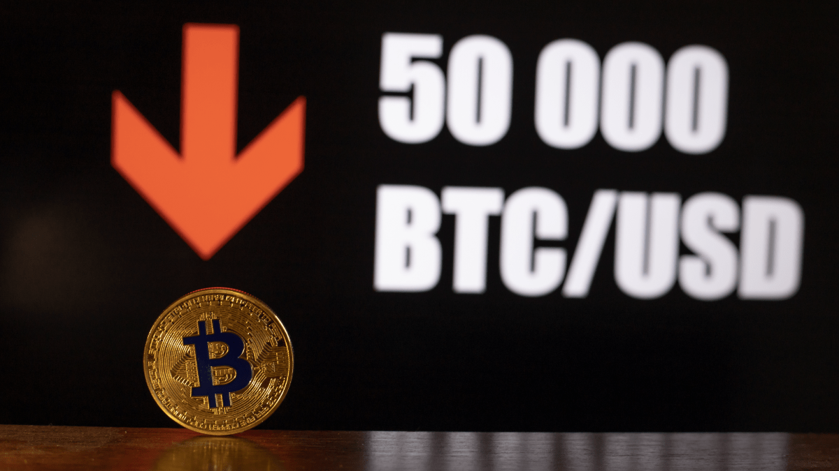 Bitcoin údajne padne na 50 000 dolárov