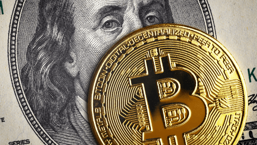 Fed nezmenil úrokové sadzby a Bitcoin začal padať