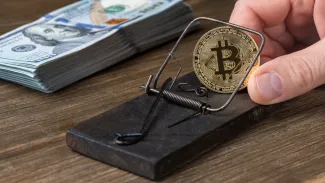 Bitcoin a pasca na investorov