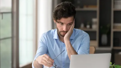 Efakt&uacute;ra prich&aacute;dza