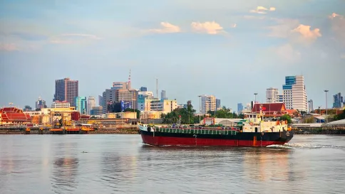 Hormuzský prieliv sa uzatvára