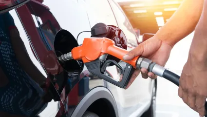 Ropa a Hormuzsk&yacute; prieliv