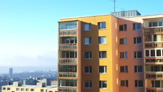 Slovensko vymiera a nehnuteľnosti dražejú