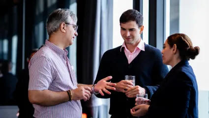 Stretávajte sa s ľuďmi a komunikujte