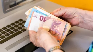 Tatra banka odporúča vklad hotovosti cez bankomat