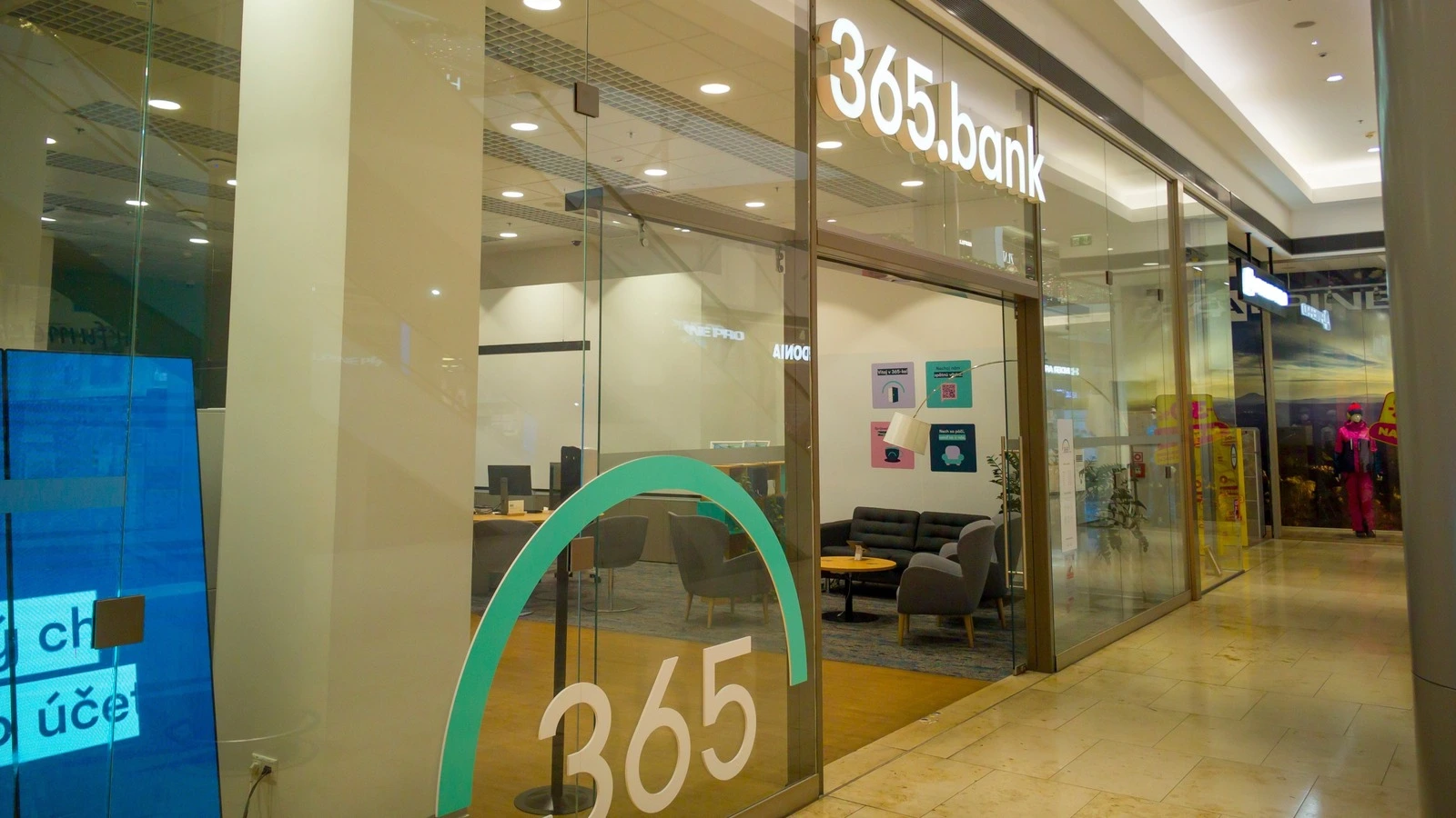 365 bank zvyšuje poplatky