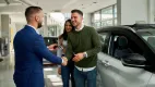 Auto stojí Slovákov najviac po bývaní