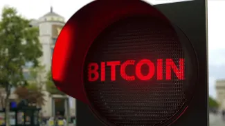 Bitcoin padá pod 73 000 dolárov